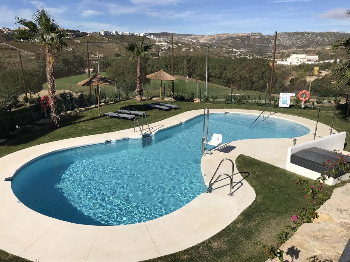 Spacious Apartment With Views In Malaga 77 M² Shared Pool Сан-Луис-де-Сабинильяс Экстерьер фото